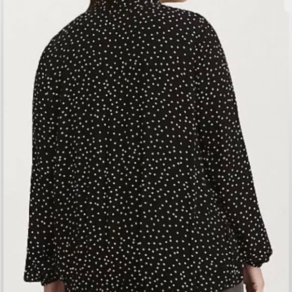 Torrid New Black & White Polka Dot Faux Wrap Chocker Top Size 3 3X - Picture 3 of 4